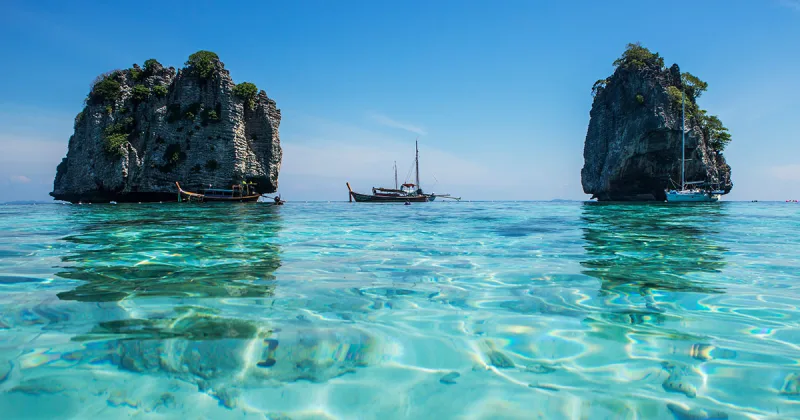 Sailing & Dhow Trips